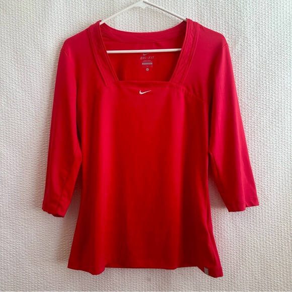 Nike Women’s Red Dri-fit 3/4 Long Sleeves Size: Large - Picture 1 of 5
